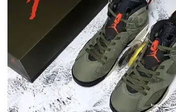 Hyperoad MEDIUM TRAVIS SCOTT AIR JORDAN - OLIVE 6 0412